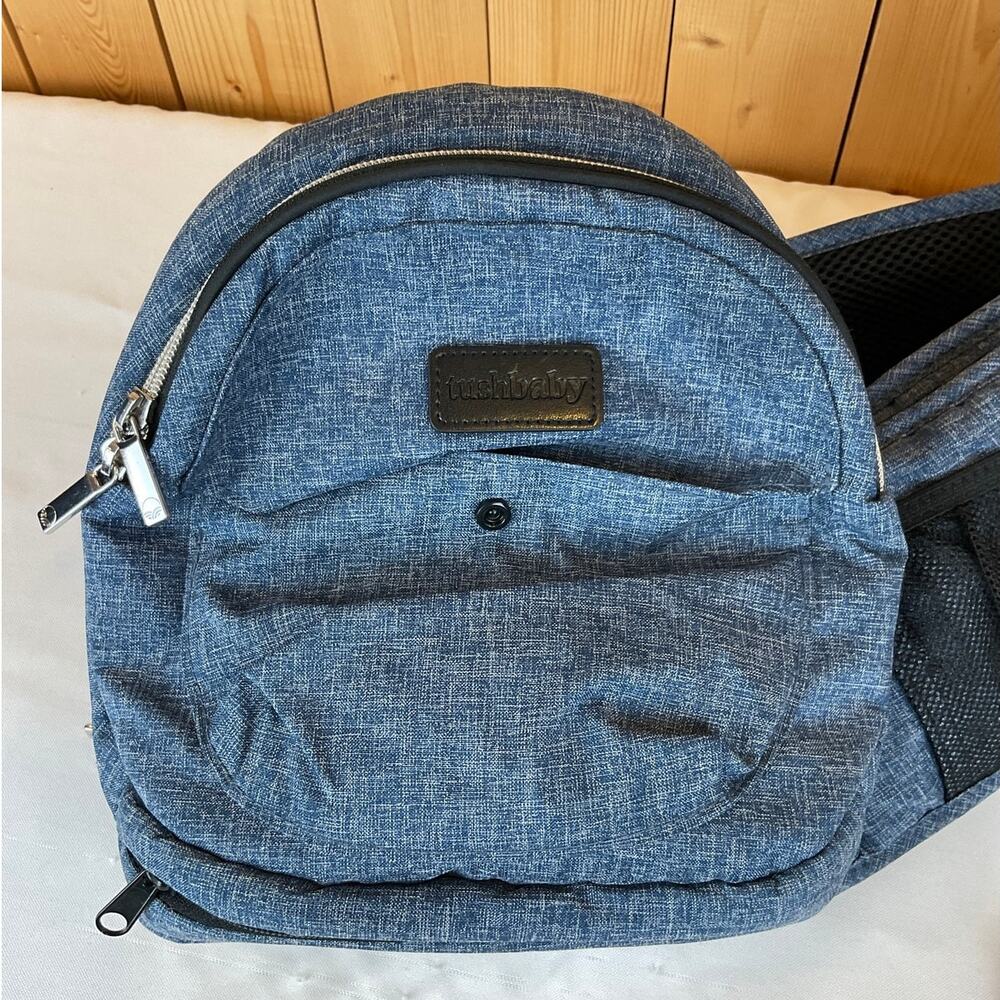 TushBaby Hip Seat Baby Holder with Mesh Bottle Pocket- Denim Blue - Picture 5 of 7